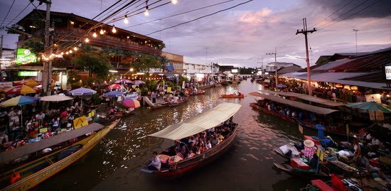 Am phawa Floating Market